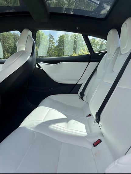 Tesla Model S 4 of 12