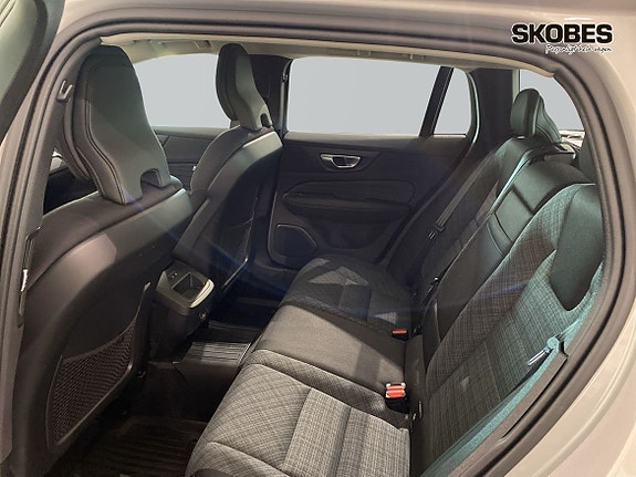 Volvo V60 10 of 30