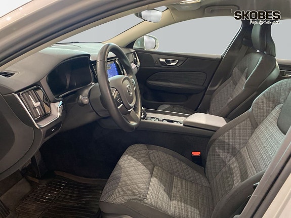 Volvo V60 9 of 30