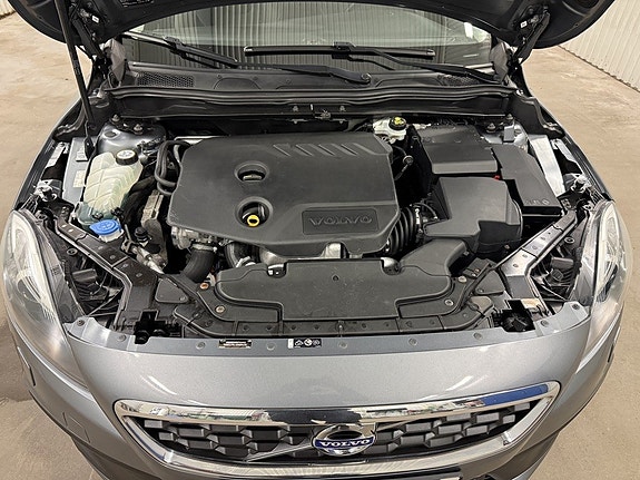 Volvo V40 Cross Country 9 of 25
