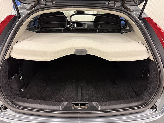 Volvo V40 Cross Country 7 of 25