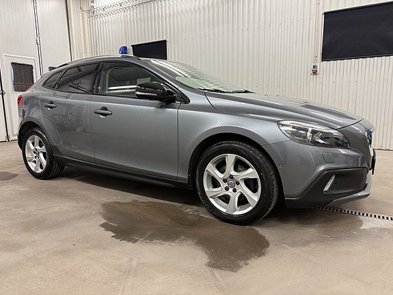 Volvo V40 Cross Country 5 of 25