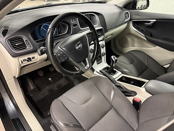 Volvo V40 Cross Country 16 of 25