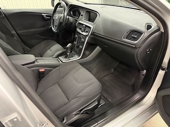 Volvo V40 10 of 20