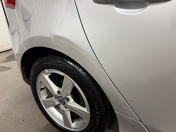 Volvo V40 7 of 20