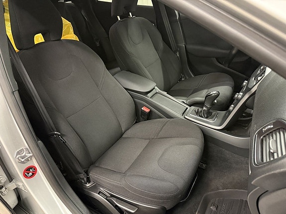 Volvo V40 11 of 20