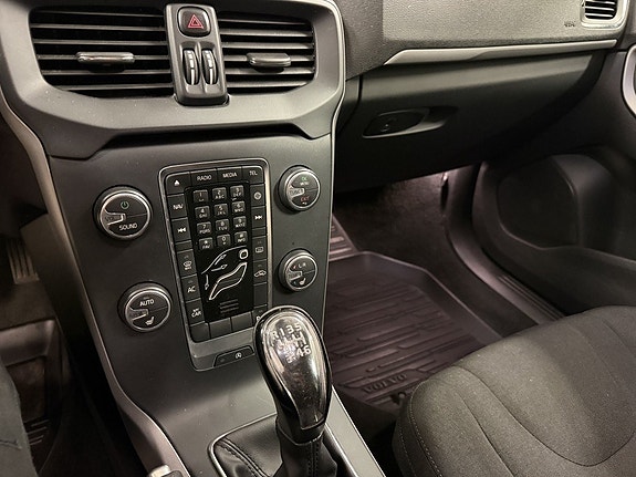 Volvo V40 16 of 20