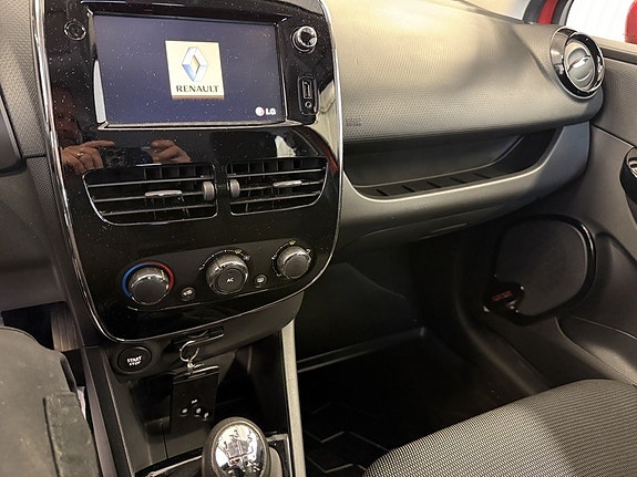 Renault Clio 16 of 21