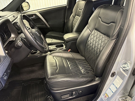 Toyota RAV4 17 of 23