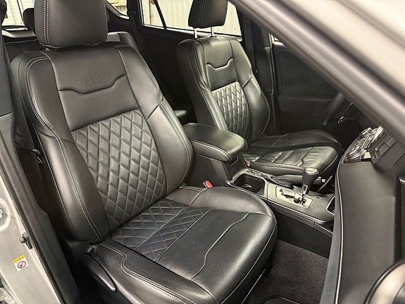 Toyota RAV4 14 of 23