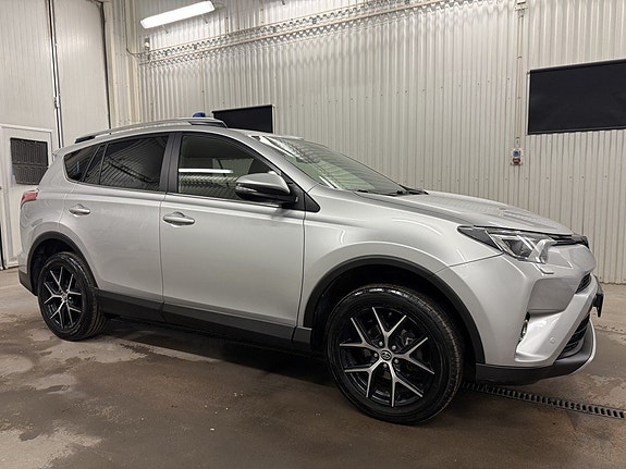 Toyota RAV4 5 of 23