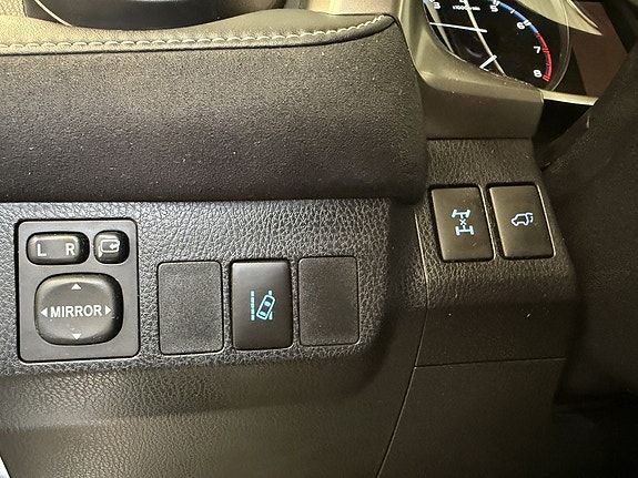 Toyota RAV4 18 of 23
