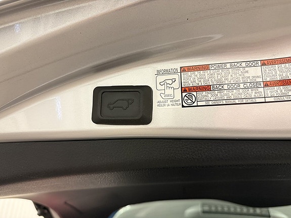 Toyota RAV4 11 of 23