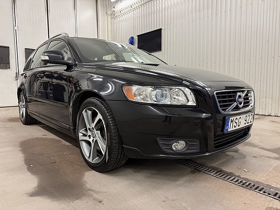 Volvo V50 3 of 21