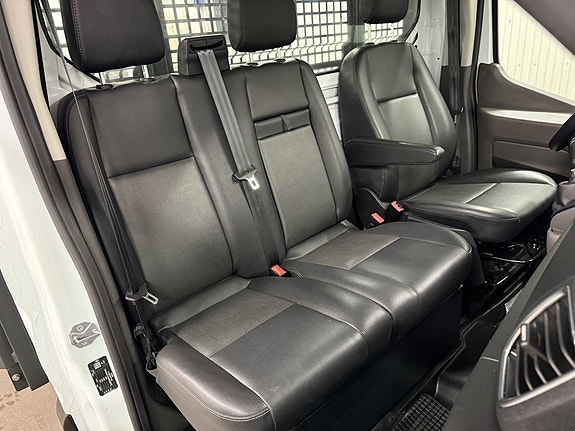 Ford Transit 12 of 23