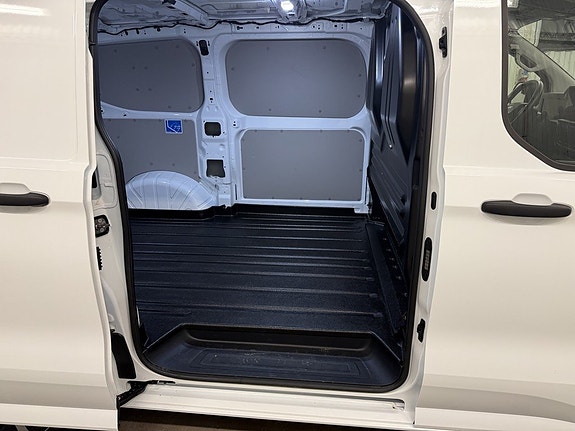 Ford Transit Custom 8 of 27