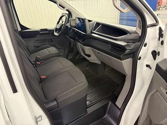 Ford Transit Custom 9 of 27