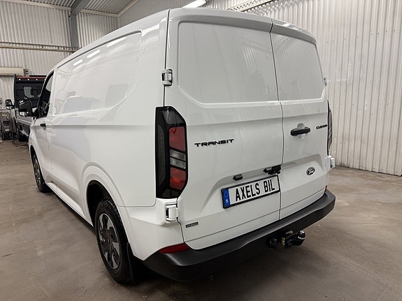 Ford Transit Custom 2 of 27