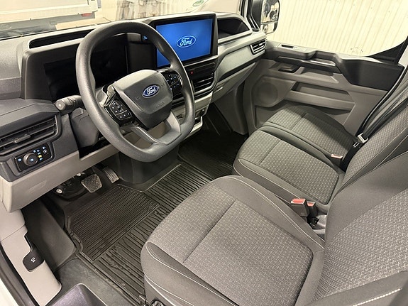 Ford Transit Custom 12 of 27