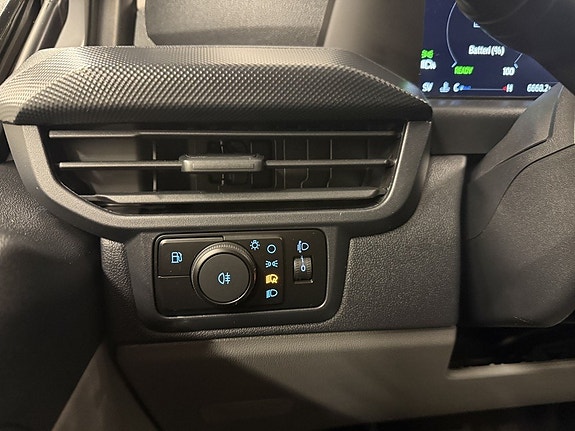 Ford Transit Custom 26 of 27