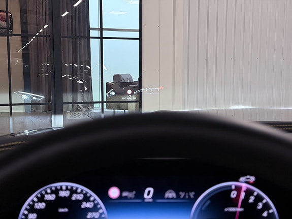 Mercedes-Benz SL63 29 of 30