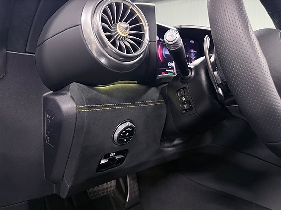 Mercedes-Benz SL63 17 of 30