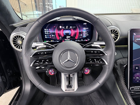 Mercedes-Benz SL63 26 of 30