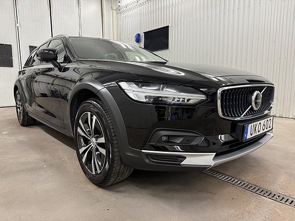 Volvo V90 Cross Country 3 of 26
