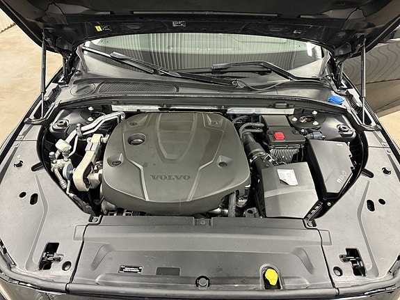 Volvo V90 Cross Country 9 of 26