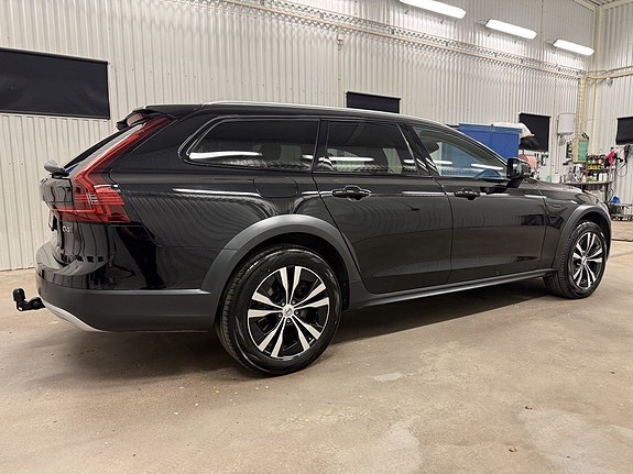 Volvo V90 Cross Country 6 of 26
