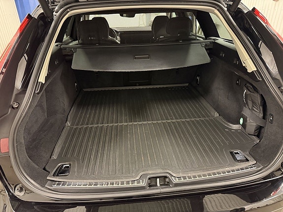 Volvo V90 Cross Country 7 of 26