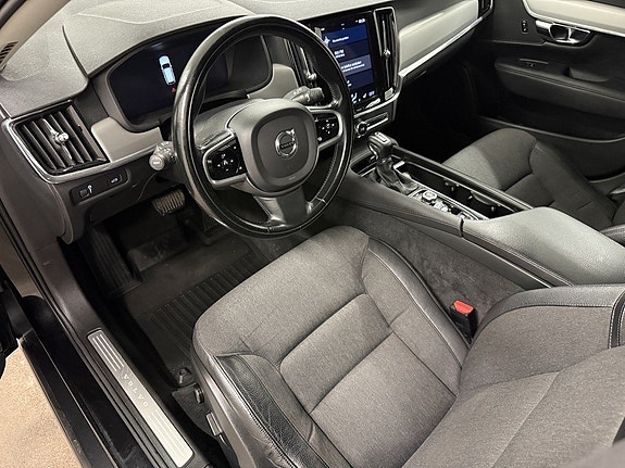 Volvo V90 Cross Country 14 of 26