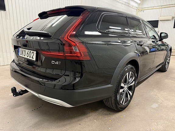 Volvo V90 Cross Country 4 of 26