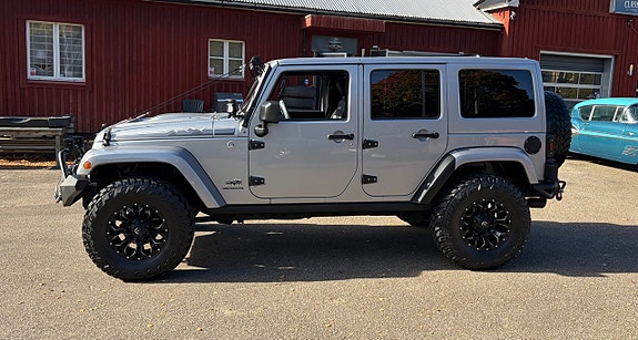 Jeep Wrangler Unlimited 4 of 26