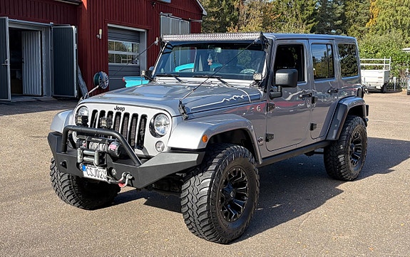 Jeep Wrangler Unlimited 2 of 26