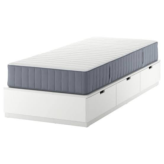 IKEA Nordli säng `plus madrass, bord  Micke