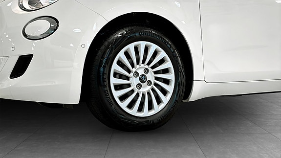 Fiat 500e 9 of 12