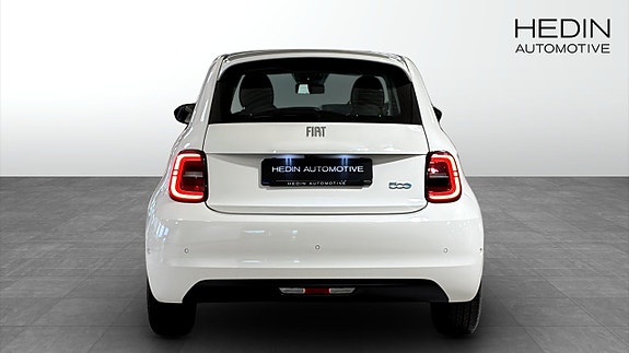 Fiat 500e 7 of 12