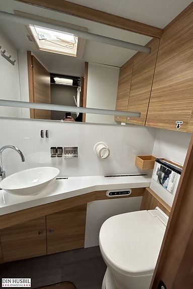 Adria SONIC SUPREME I 810SL 10 of 21