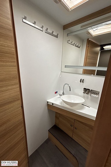 Adria SONIC SUPREME I 810SL 9 of 21
