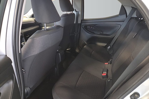Toyota Yaris 11 of 14