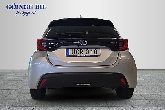 Toyota Yaris 7 of 14