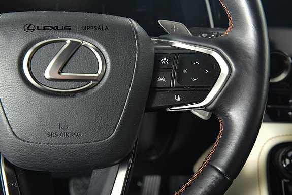 Lexus NX450h+ 13 of 19