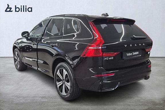 Volvo XC60 2 of 23