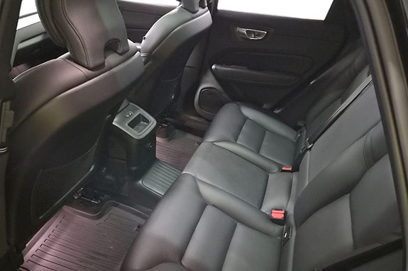 Volvo XC60 14 of 23