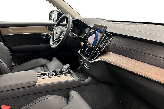 Volvo XC90 8 of 30