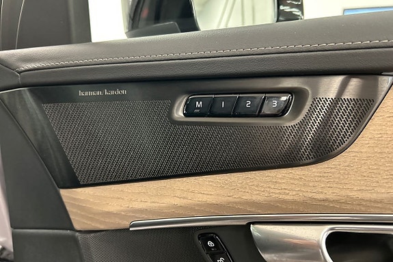 Volvo XC90 29 of 30