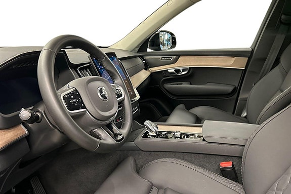 Volvo XC90 15 of 30