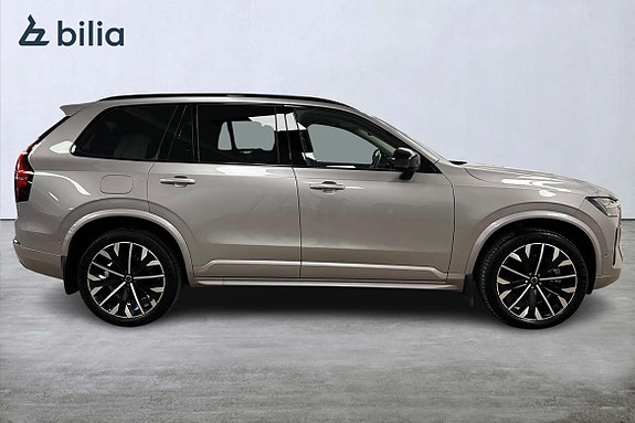 Volvo XC90 19 of 30