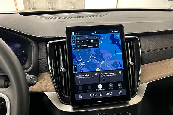 Volvo XC90 16 of 30